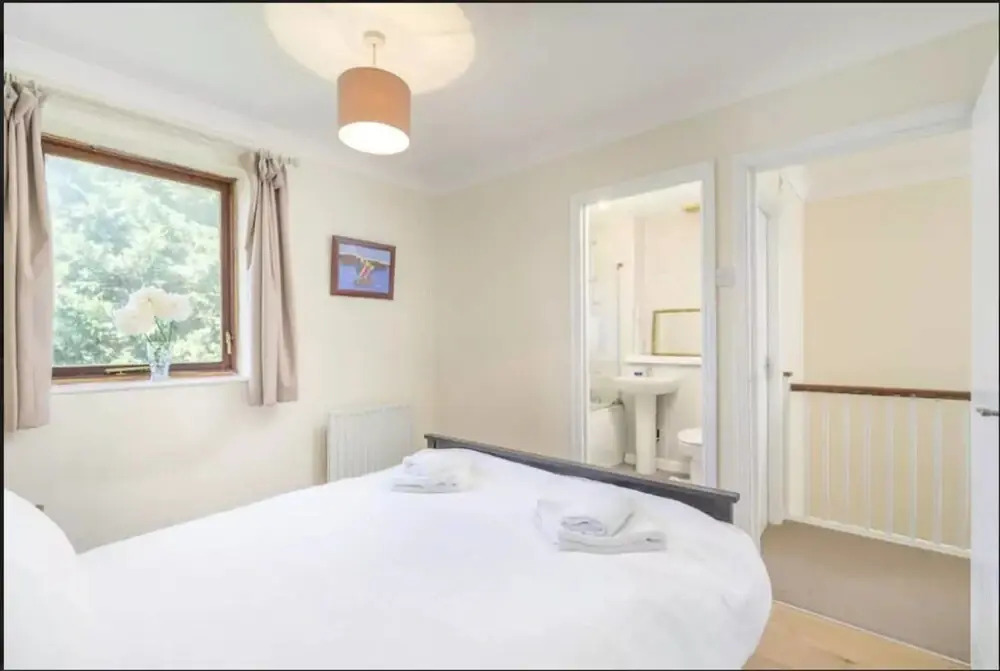 Beautiful 3BR House with a Garden