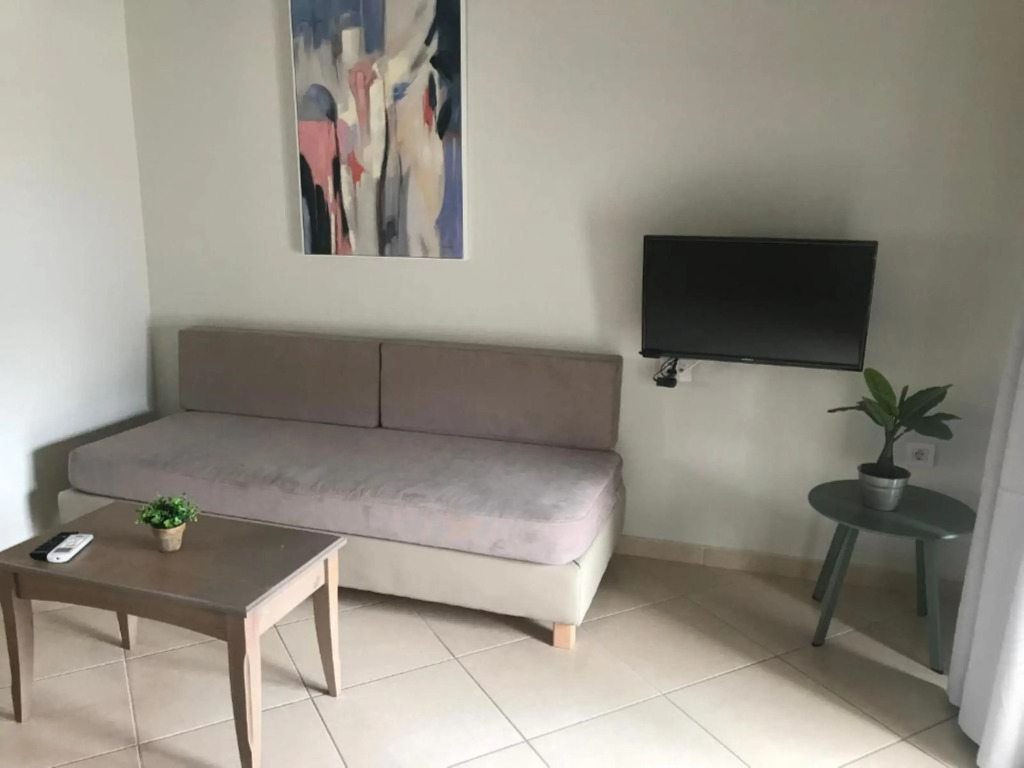 Carisa Suites and Apartments
