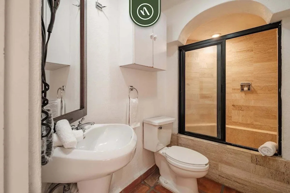 One Beach Street 307 B· Amazing 2 BR Condo