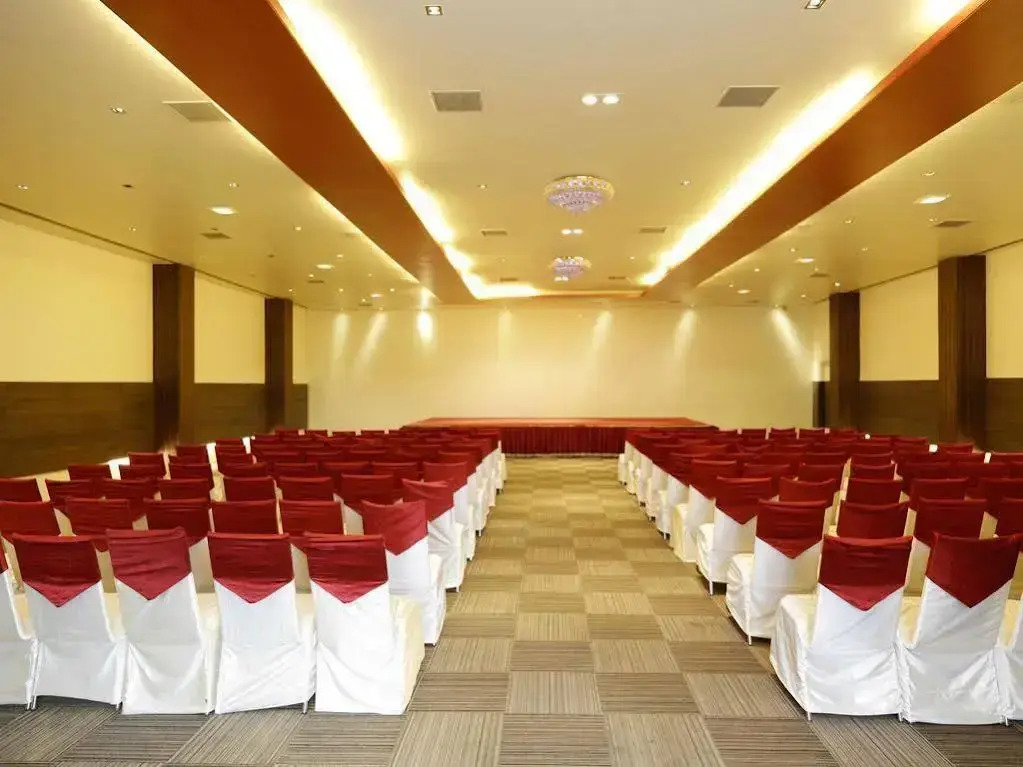 OYO 2166 Hotel KMahaveer