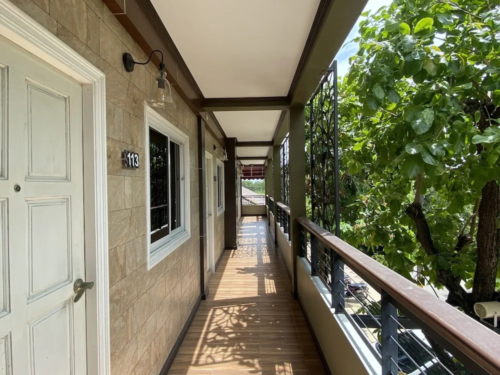 RoomQuest Chonburi Laem Chabang