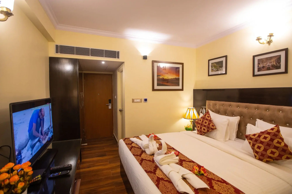 Hotel Paramos Inn