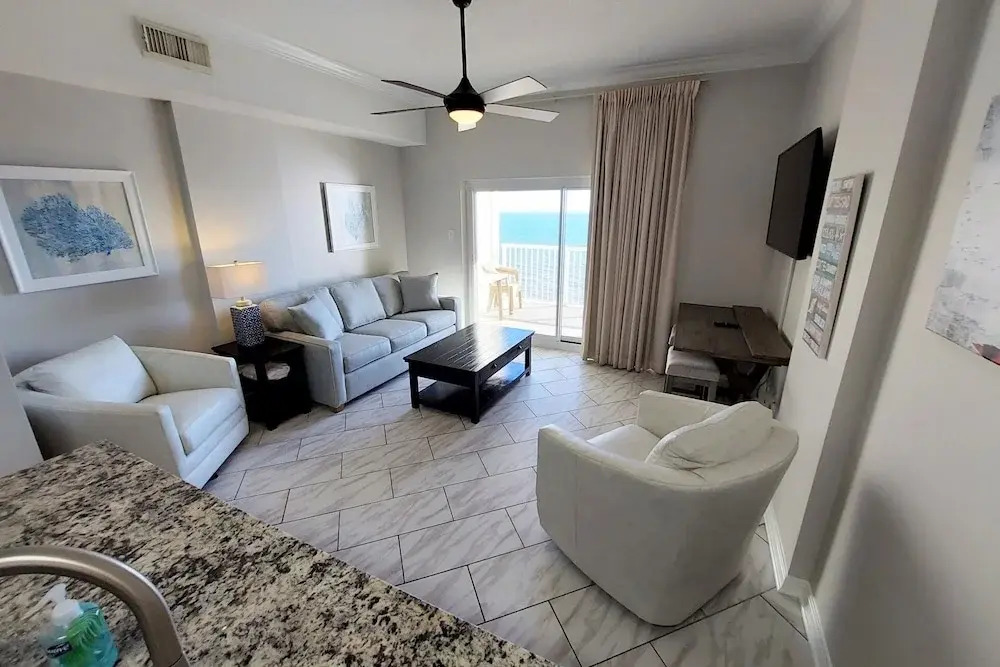 Royal Palms 1306 1 Bedroom Condo by RedAwning