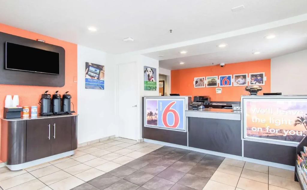 Motel 6-Buena Park, CA - Knotts Berry Farm - Disneyland
