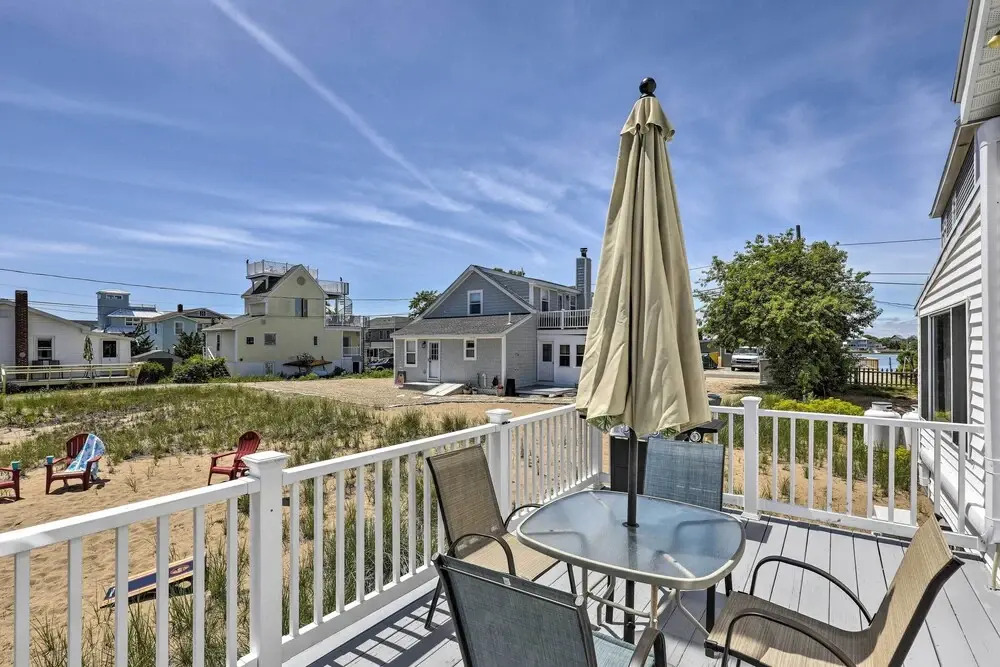 Plum Island Retreat ~ 1-block Walk to Beach!