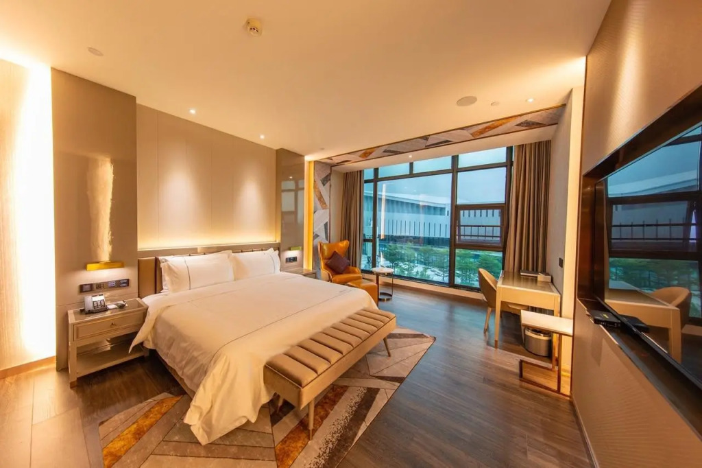 Tomeet Hotel