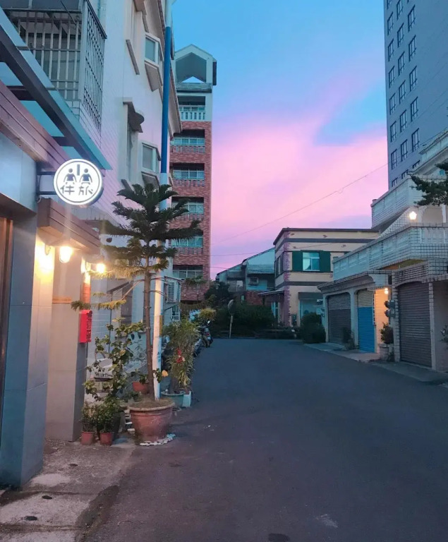 J Railway B&B