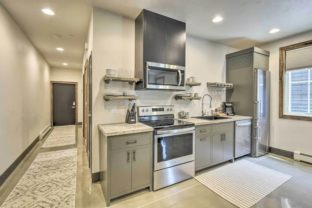 Elkhart Lake Townhome - 20 Mi to Sheboygan!