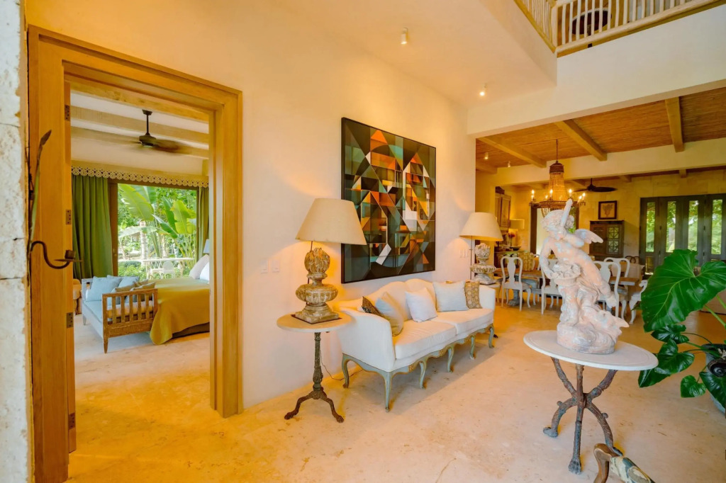 One-of-a-kind Villa With Open Spaces and Amazing Views in Luxury Beach Resort