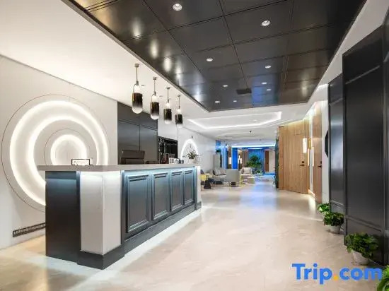 Victoria Hotel (Changsha Wuyi Square Xiangjiang Middle Road Subway Station)