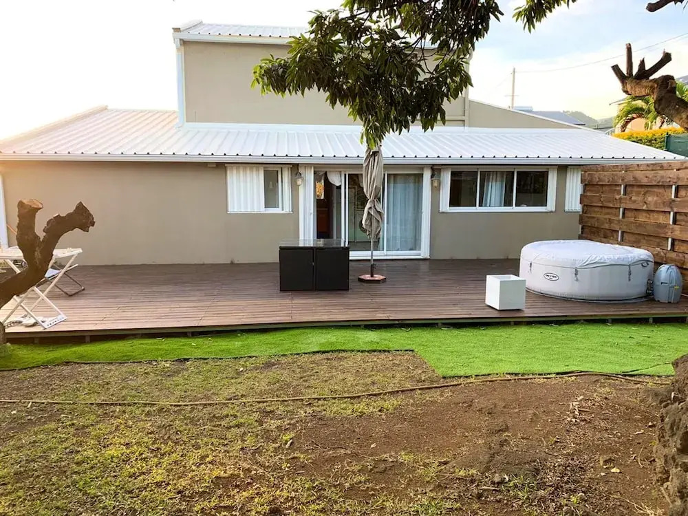 Apartment With one Bedroom in Saint Joseph, With Shared Pool, Enclosed Garden and Wifi
