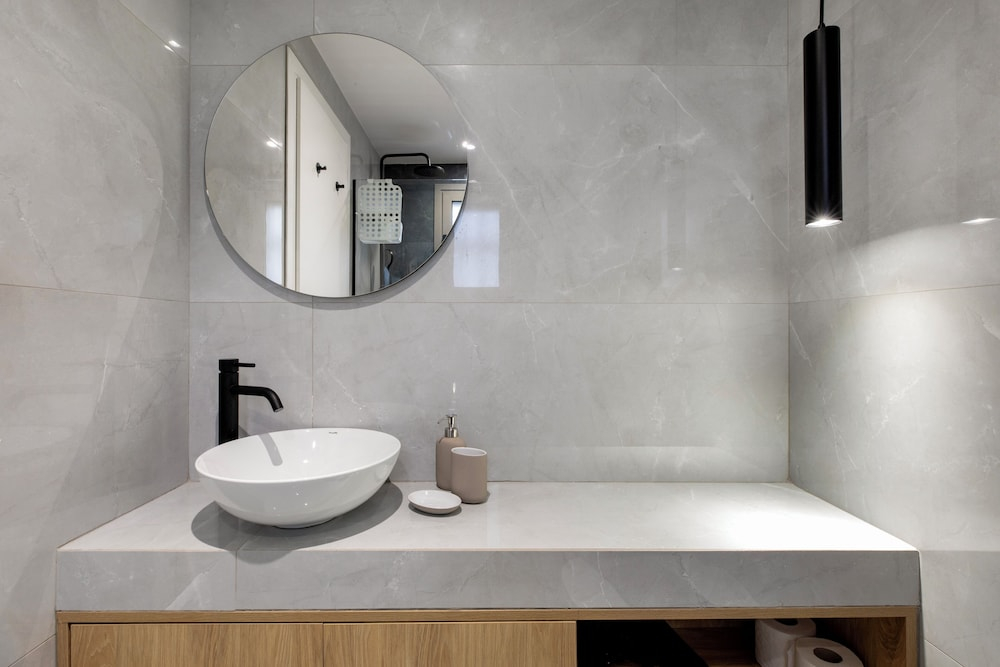 Oraya Chic Studio with Balcony in Athens