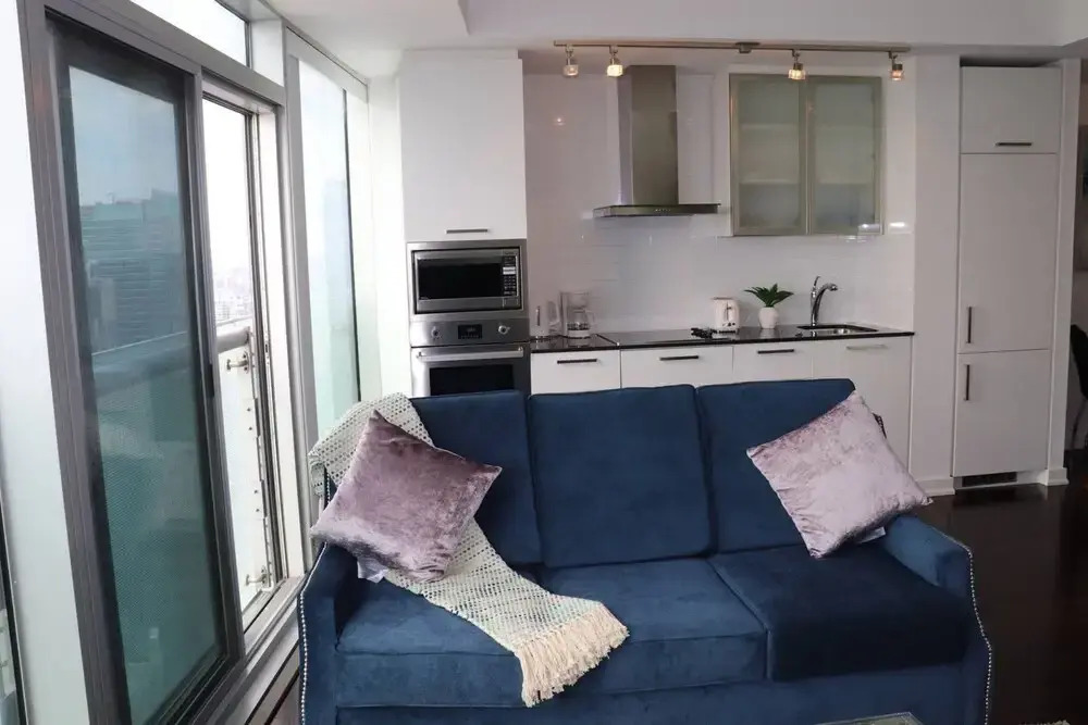 Aaira Suites CN Tower View