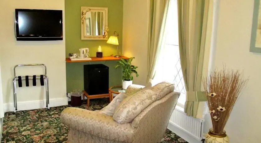 Kenwood Guest House — ОТЕЛЬ ЗАКРЫТ