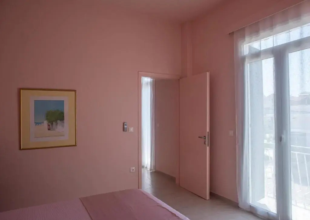 Ann's apartment II