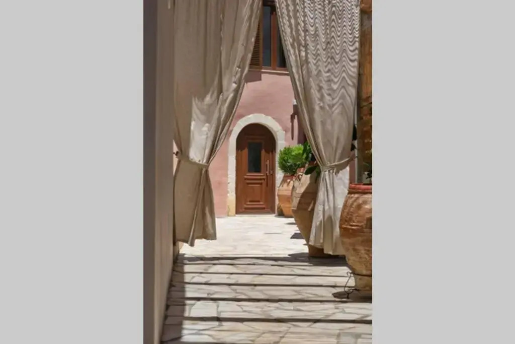 Stone Villa with swimming pool-BBQ