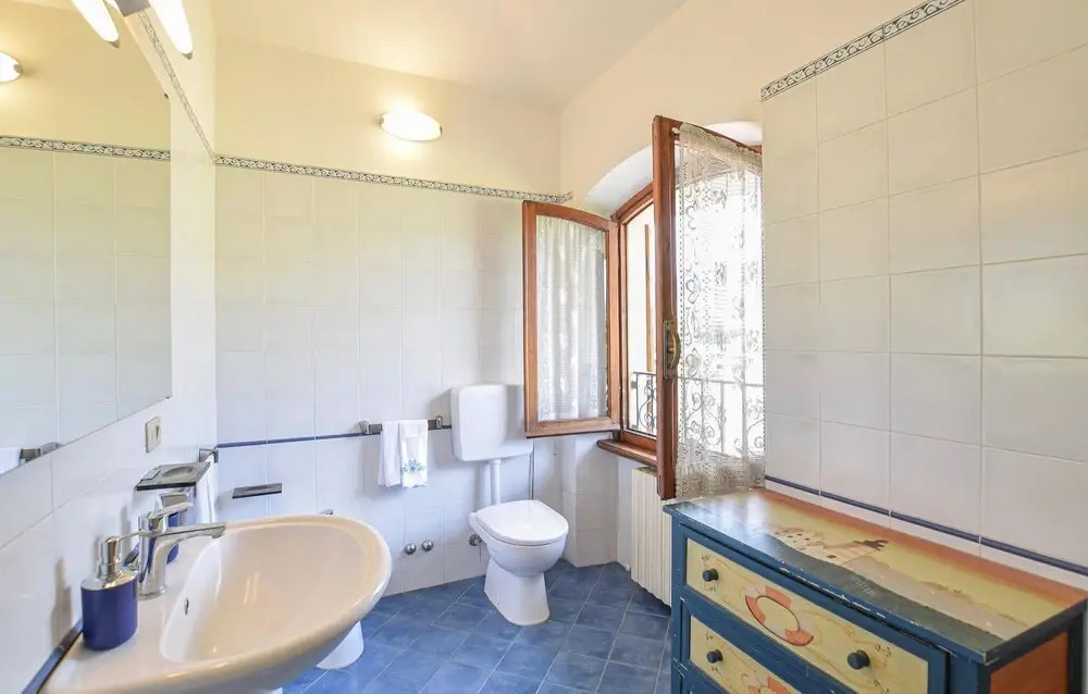 4 Bedroom Amazing Home In Pietrasanta