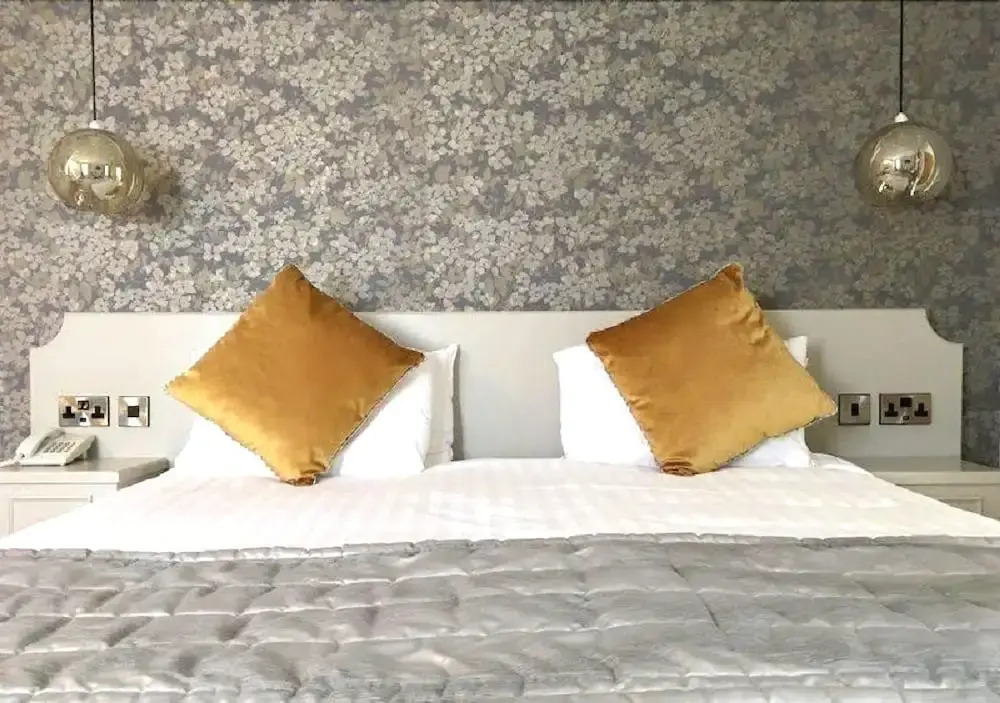 Expanse Hotel