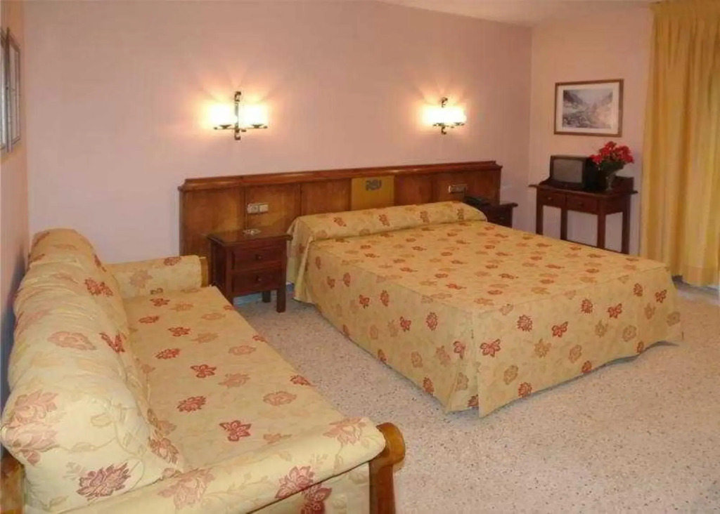 Hotel Pere DUrg 3000
