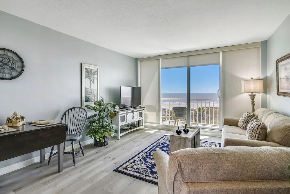 Pelican Pathway by Ryson Vacation Rentals