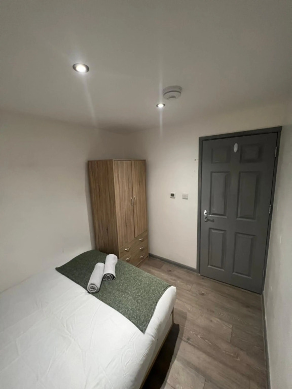 Lovely 3 Bedroom, Heart of London, 1 minute to Euston