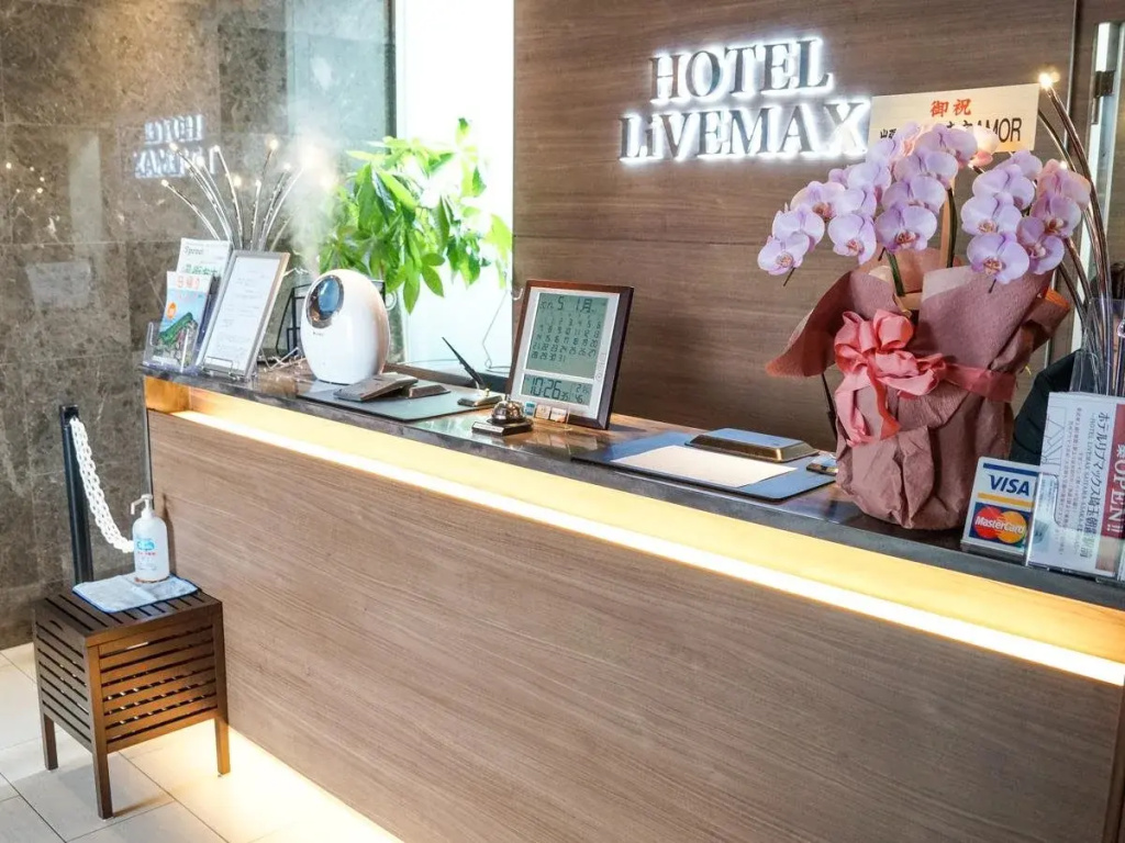 HOTEL LiVEMAX Saitama-Asaka-Ekimae