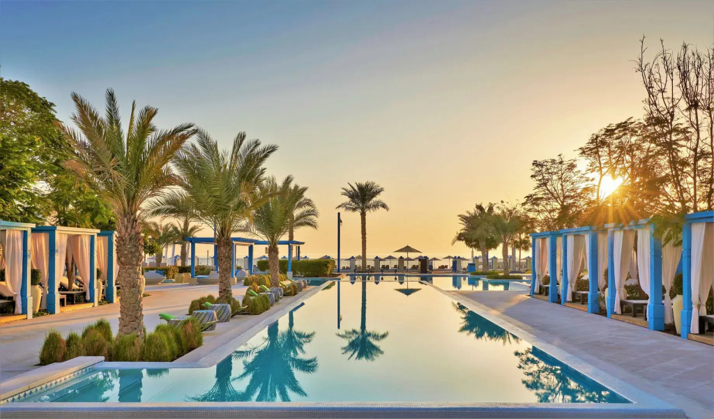 Hilton Salwa Beach Resort and Villas