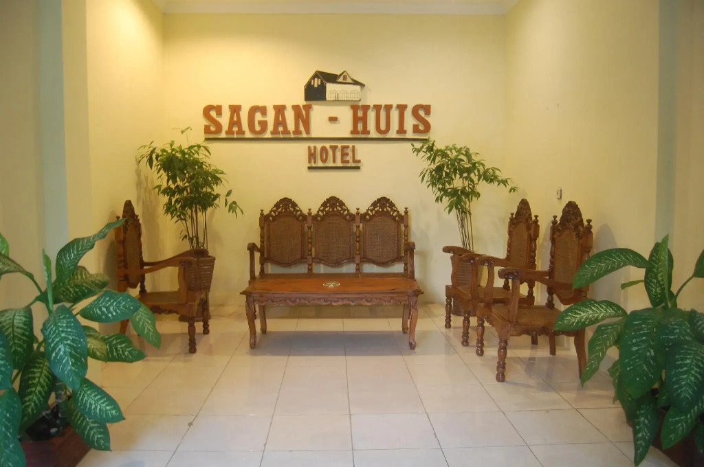 Sagan Huis Hotel
