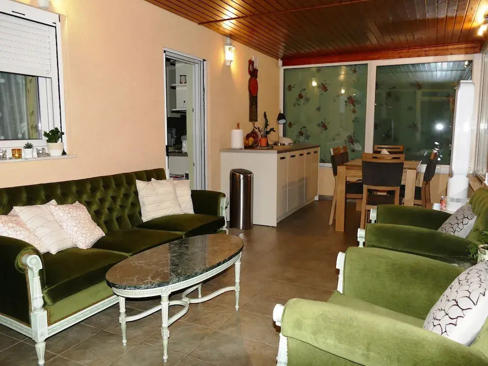 Home With Small Pool 37 Km From Athens Easily Accessible By Public Transport