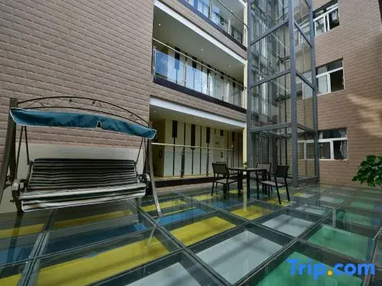 Yixin Theme Hotel