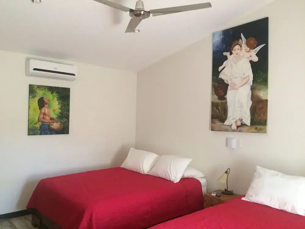 Casa María Aeropuerto B&B
