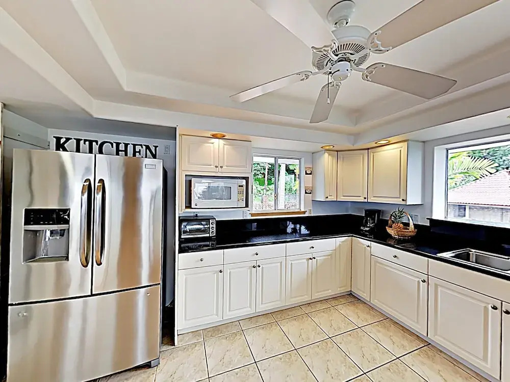 New Listing! Kona Sunset Hale W/ Ocean Views 3 Bedroom Home