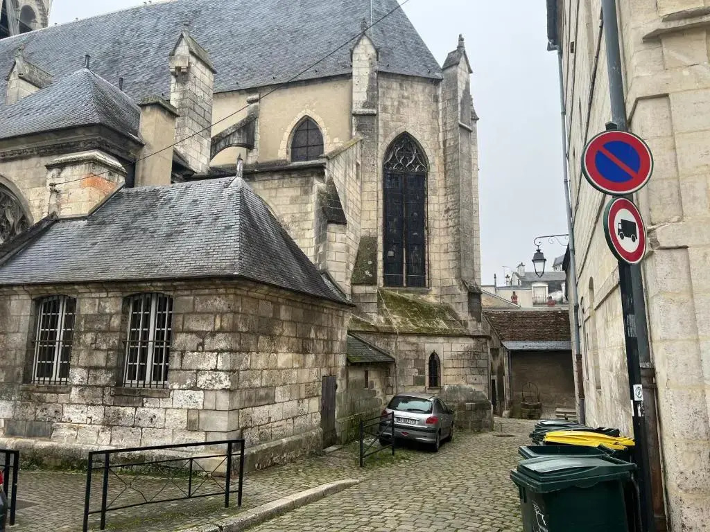 Petit F2 fonctionnel plein centre et proche gare