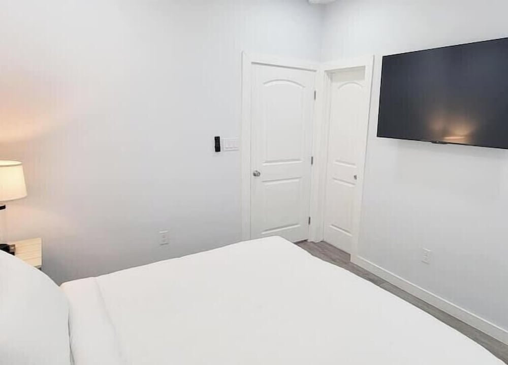 New Townhome - 2 Levels - Heated Pool - #2