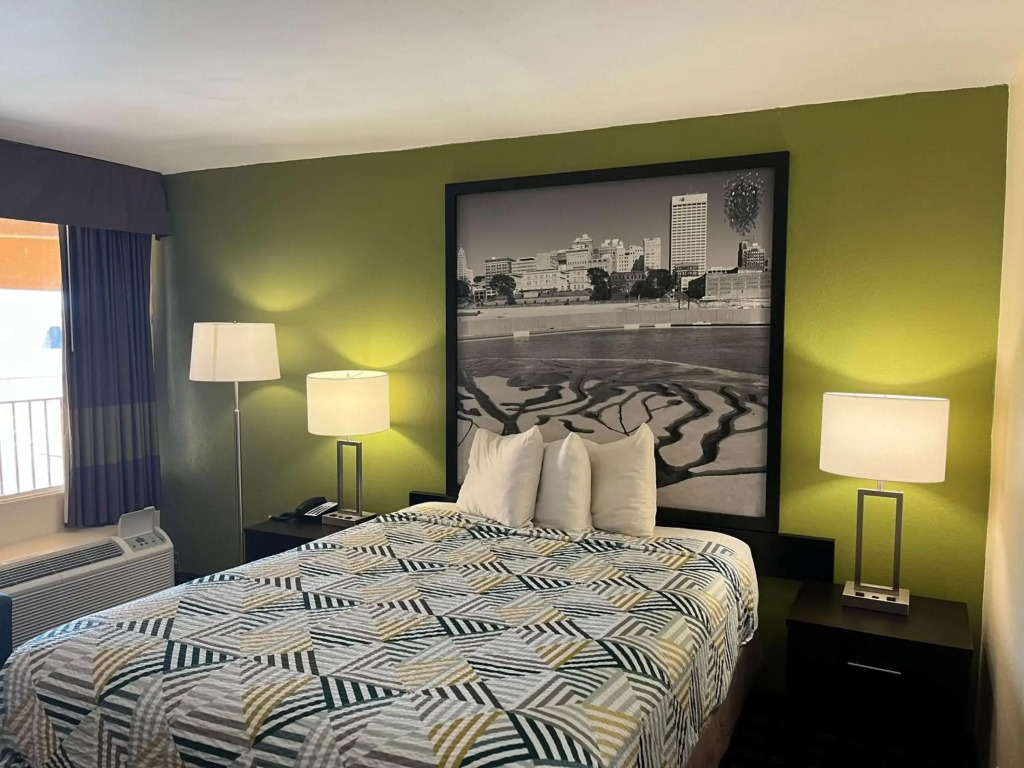 Motel 6 Forsyth, GA Tift College