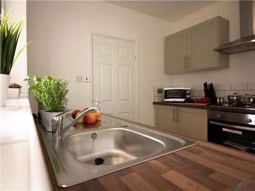 Diamond - Trent Apartment