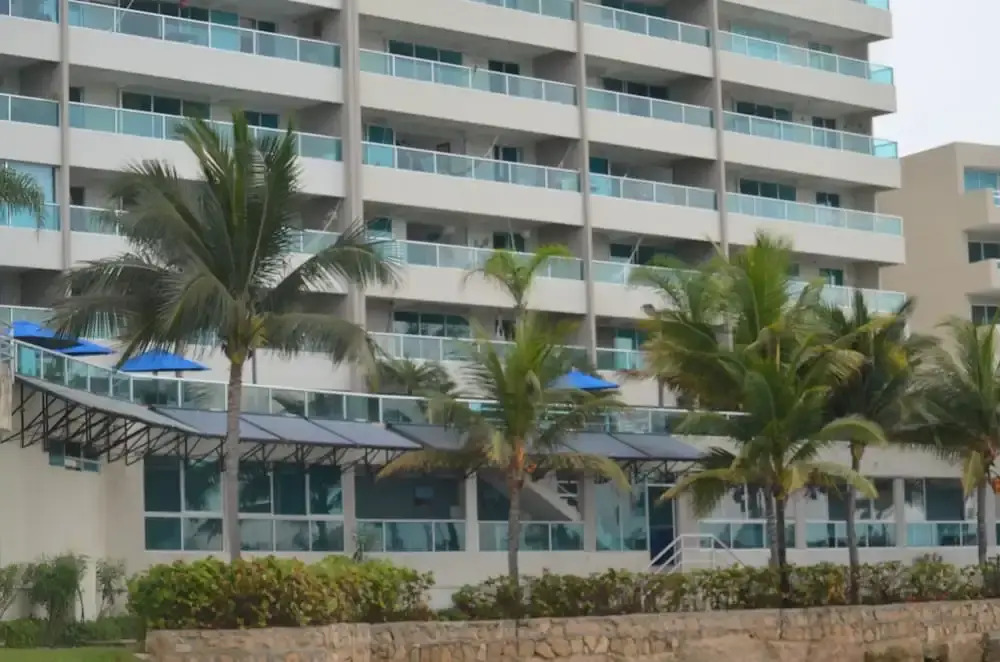 Luxury Apartment 3 r private beach