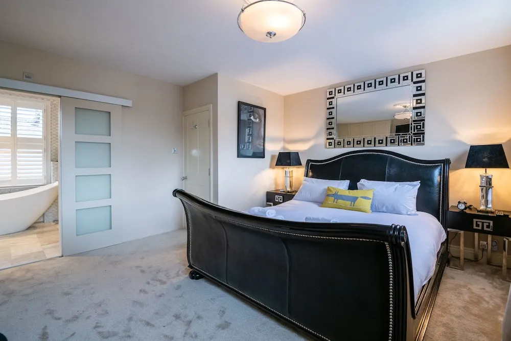Immaculate Designer Home in Wandsworth