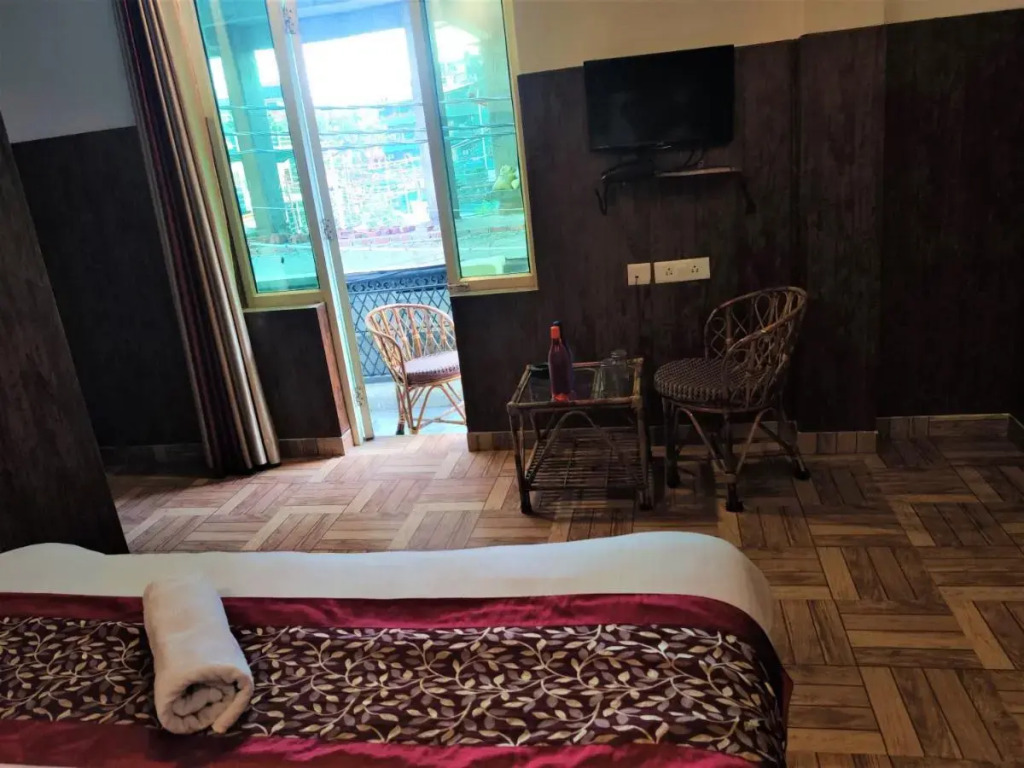 PerfectStayz Value Hills Tapovan
