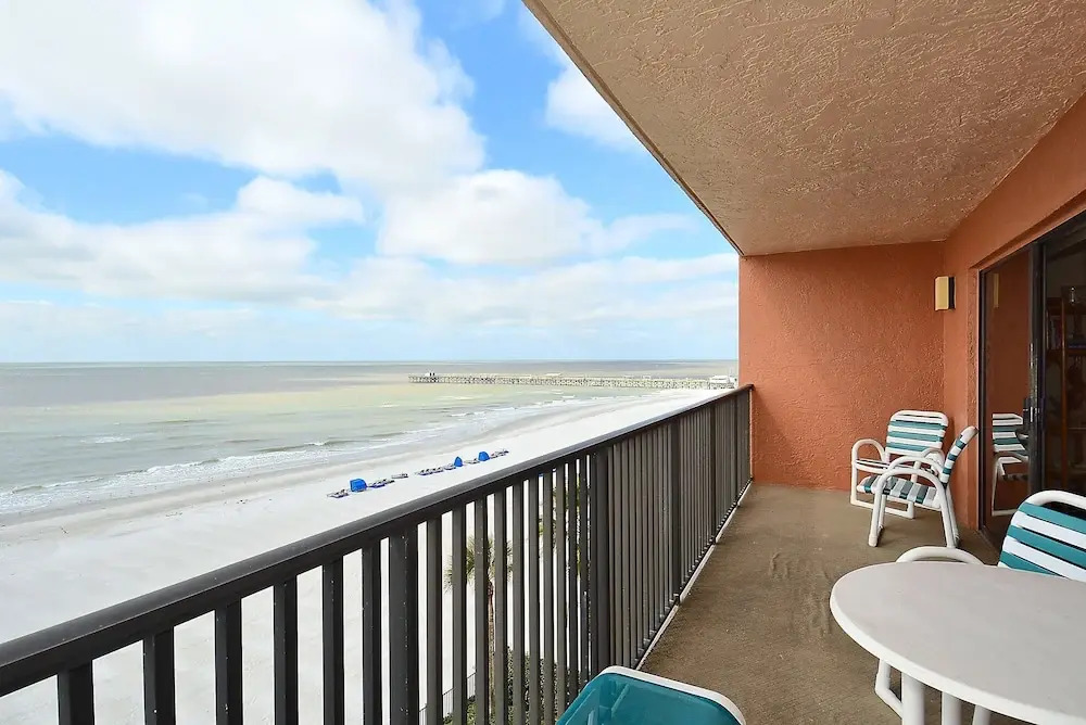 Emerald Isle 502 3 Bdrm Beachfront Condo / Sunset Views!