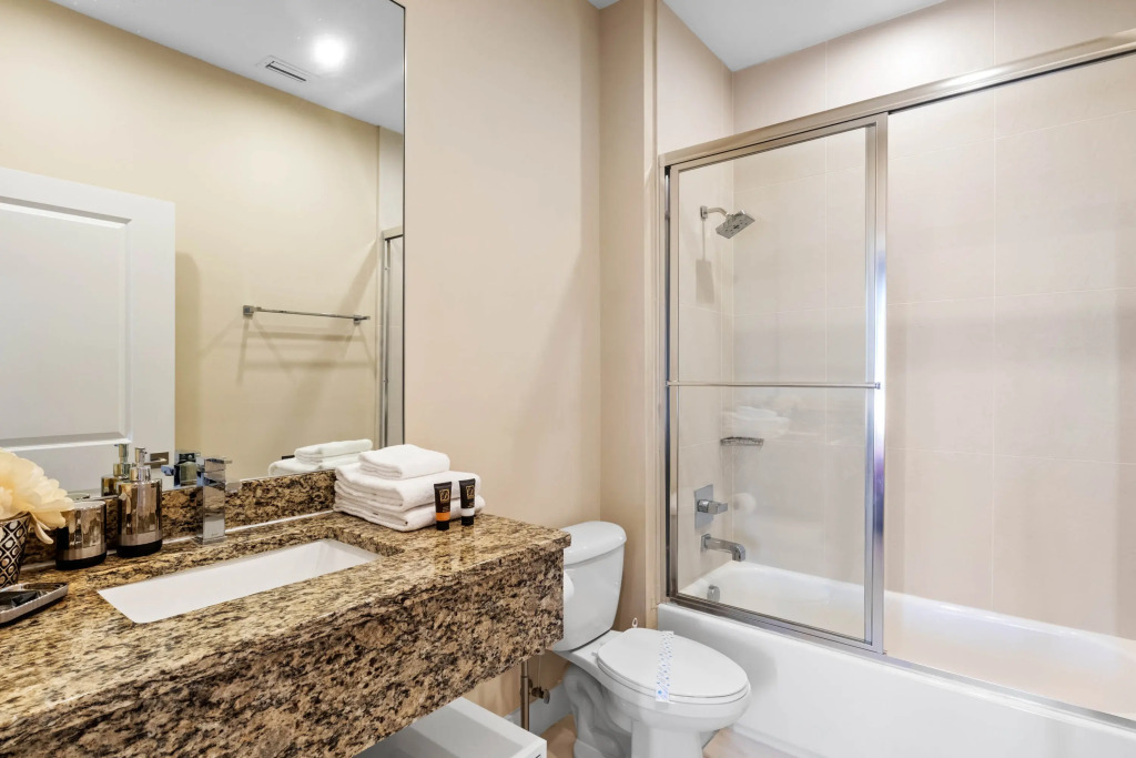 4 Bedrooms 45 Bathrooms Magic Village7603Rd