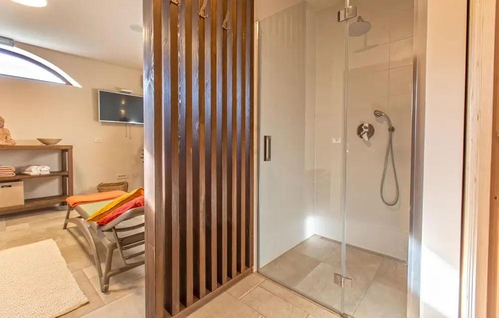 Awesome Home in Gracisce With Outdoor Swimming Pool, Sauna and 6 Bedrooms