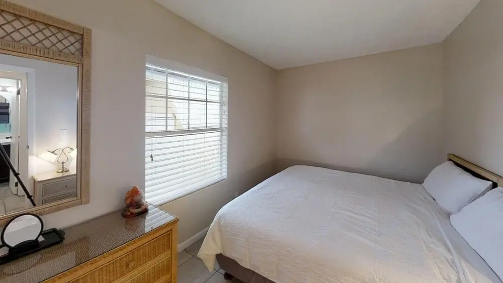 Secluded 2 Bedroom 1 Bath Cottage Home