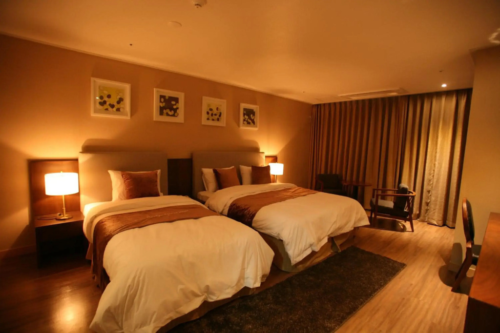 Hyunjin Tourist Hotel