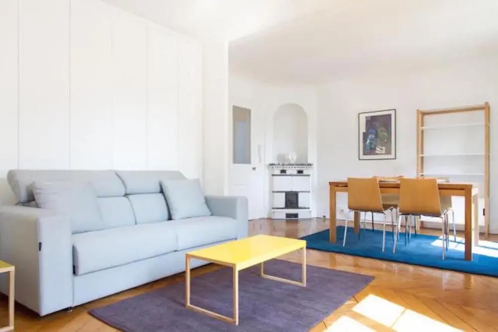 Marais - Place des Vosges Apartment