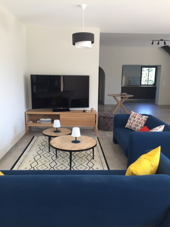 Gorgeous Mansion for 6 in Barjac