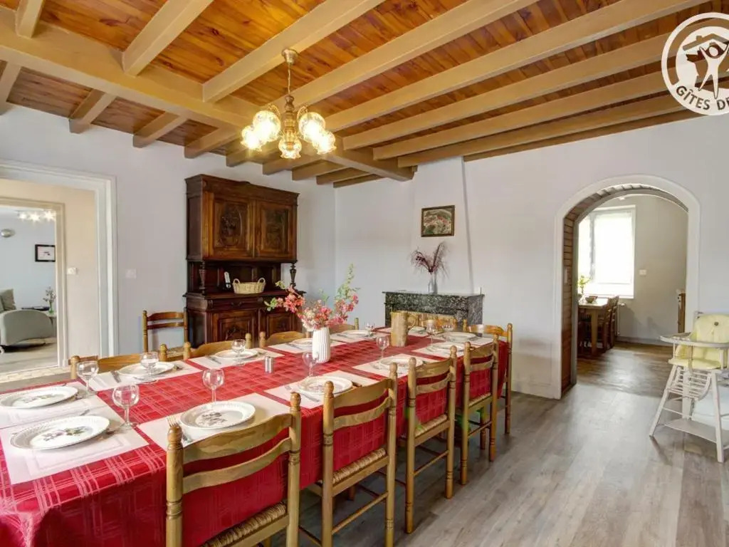 Maison familiale chaleureuse pour 12 pers. avec jardin dans le Forez - FR-1-496-18