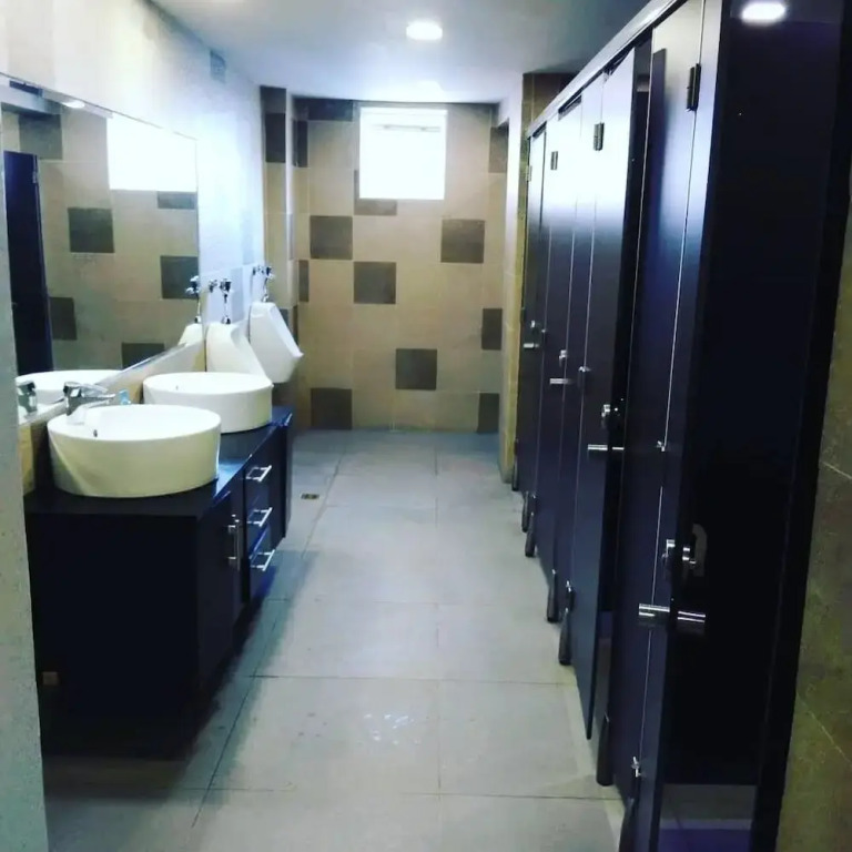 7th Floor Studio Suite W/ Balcony, Free-wifi&netflix next to Grand Canal Mall