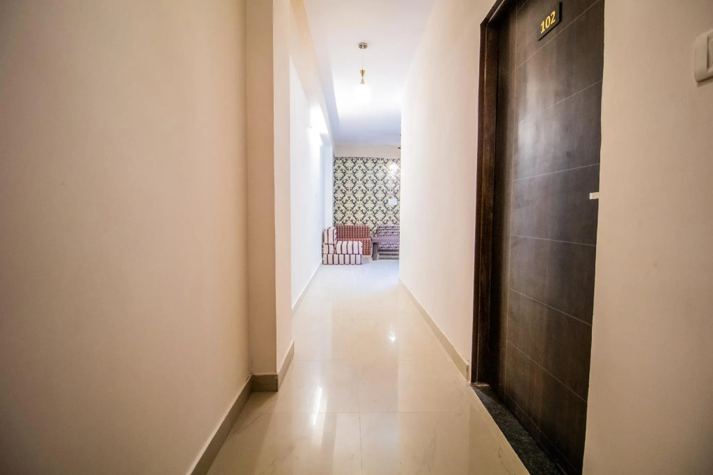 OYO 14565 Hotel Snazzy