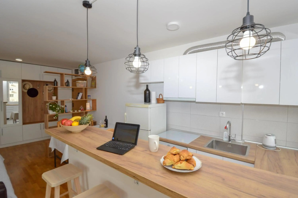 Shine24 - Spacious and bright apartment - NEW